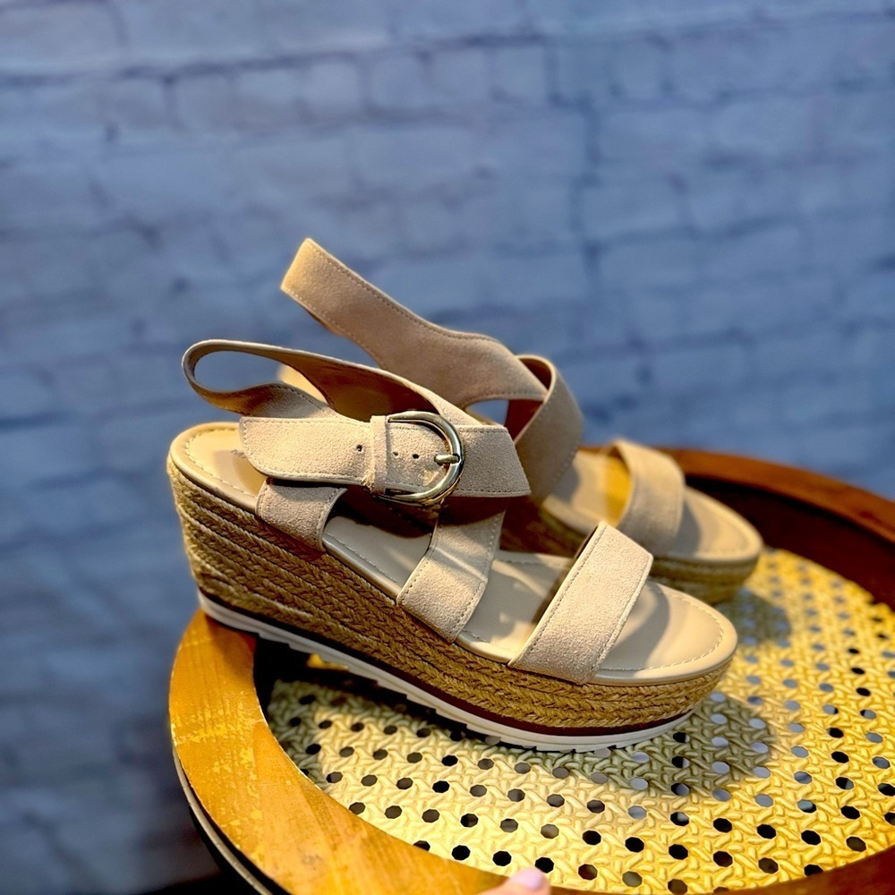 NWOT Marc Fisher Tallia leather espadrille wedge sandals size 9